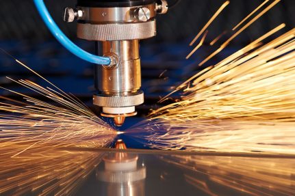 Metal fabrication machine